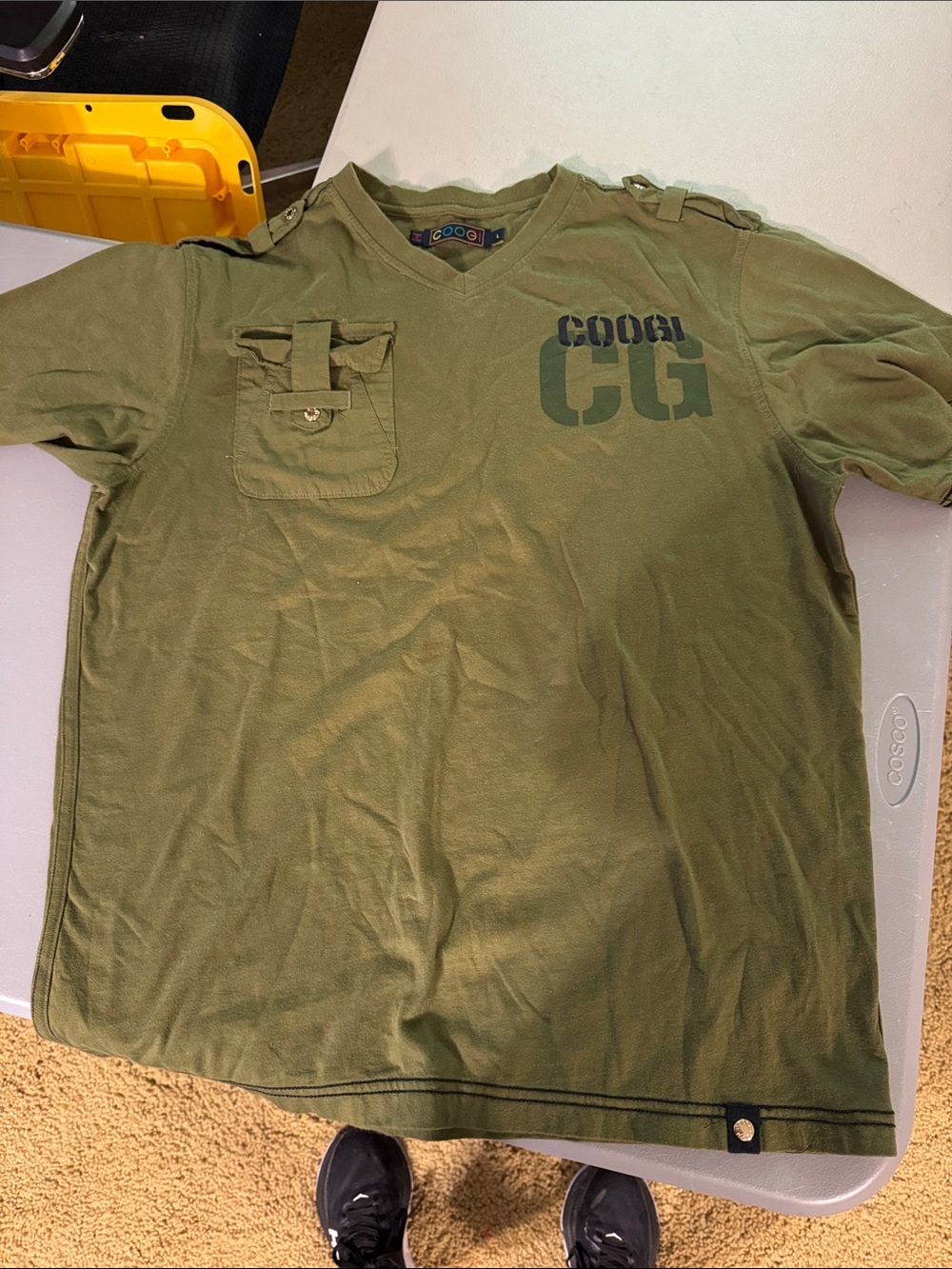 Men’s COOGI v-neck army green shirt size large